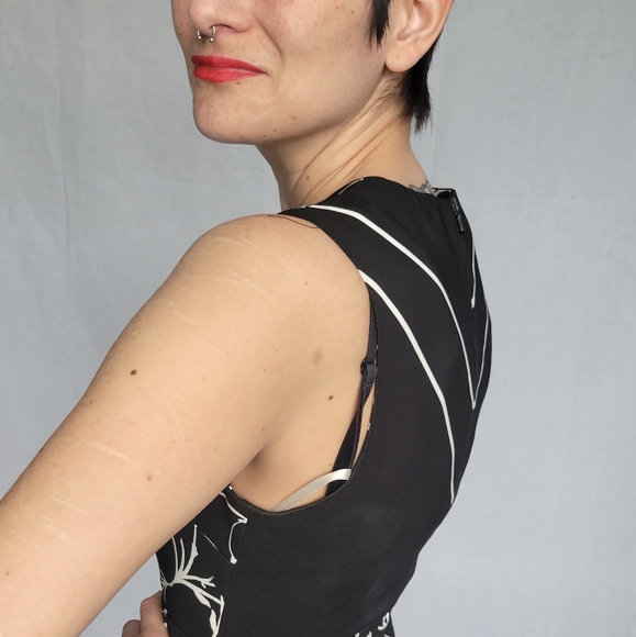 Preen by Thornton Bregazzi floral lace up dress - Picture 7 of 7